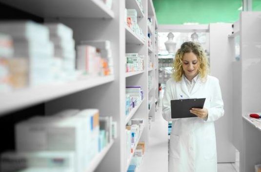 una-farmacia-comunitaria una-farmacia-comunitaria